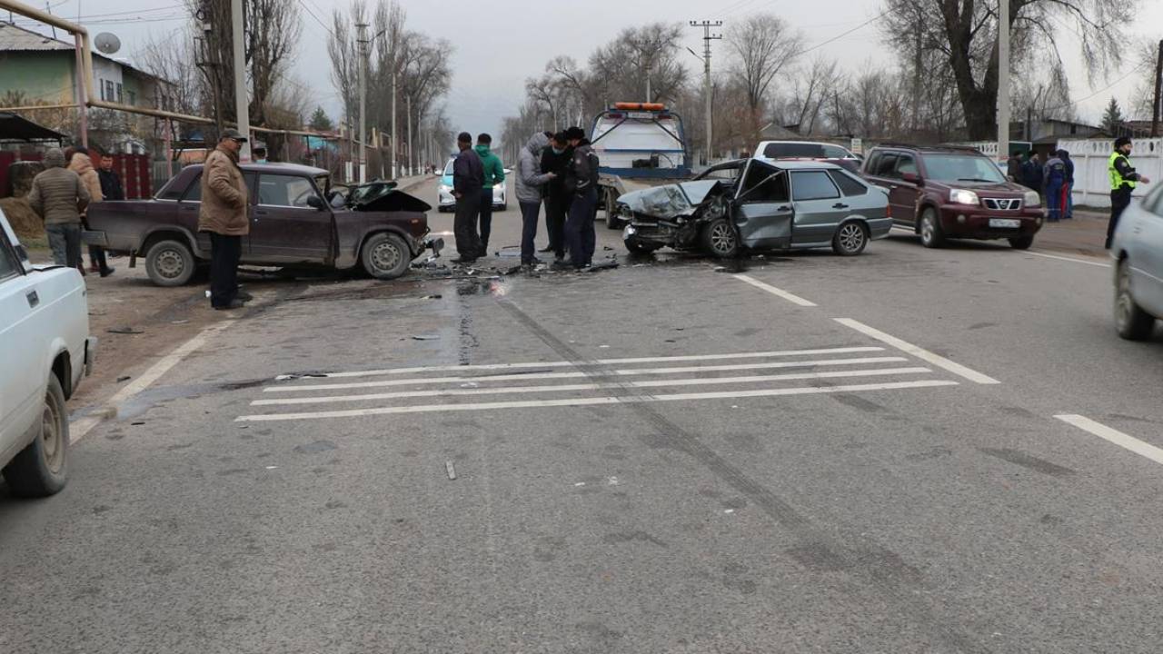 Водитель погиб в страшном ДТП в Алматинской области