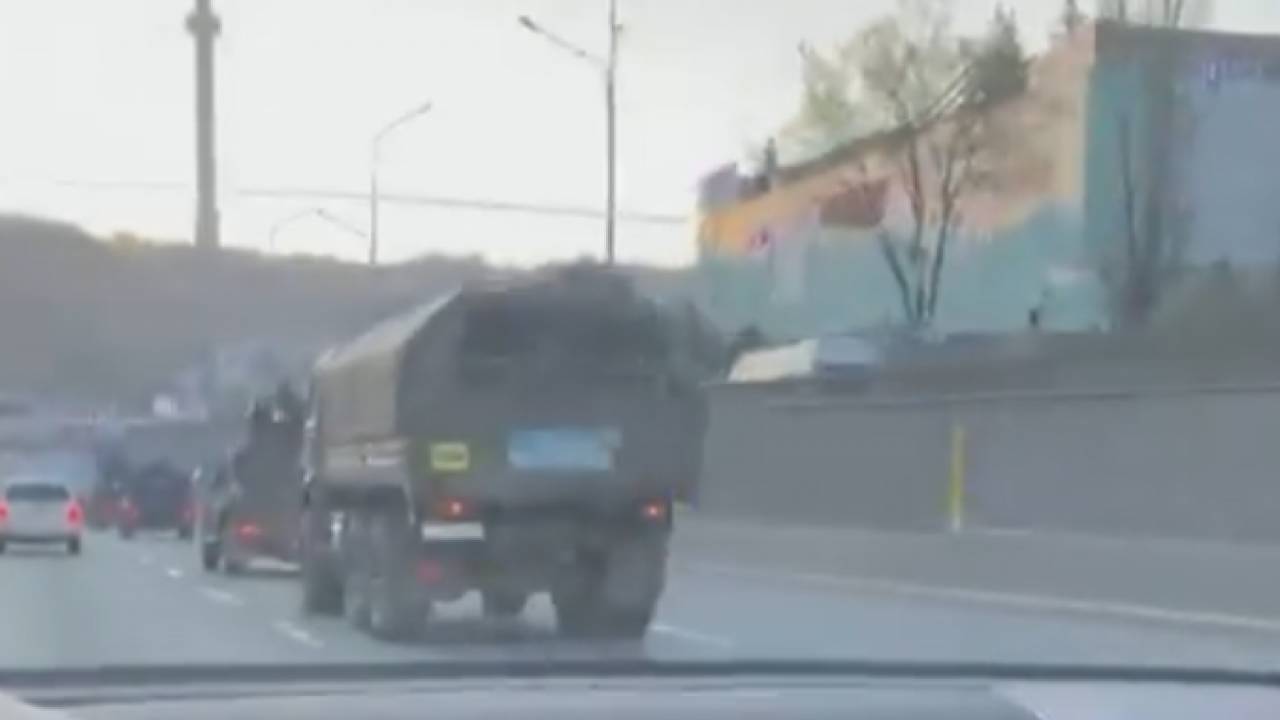 Военная техника на дорогах удивила алматинцев