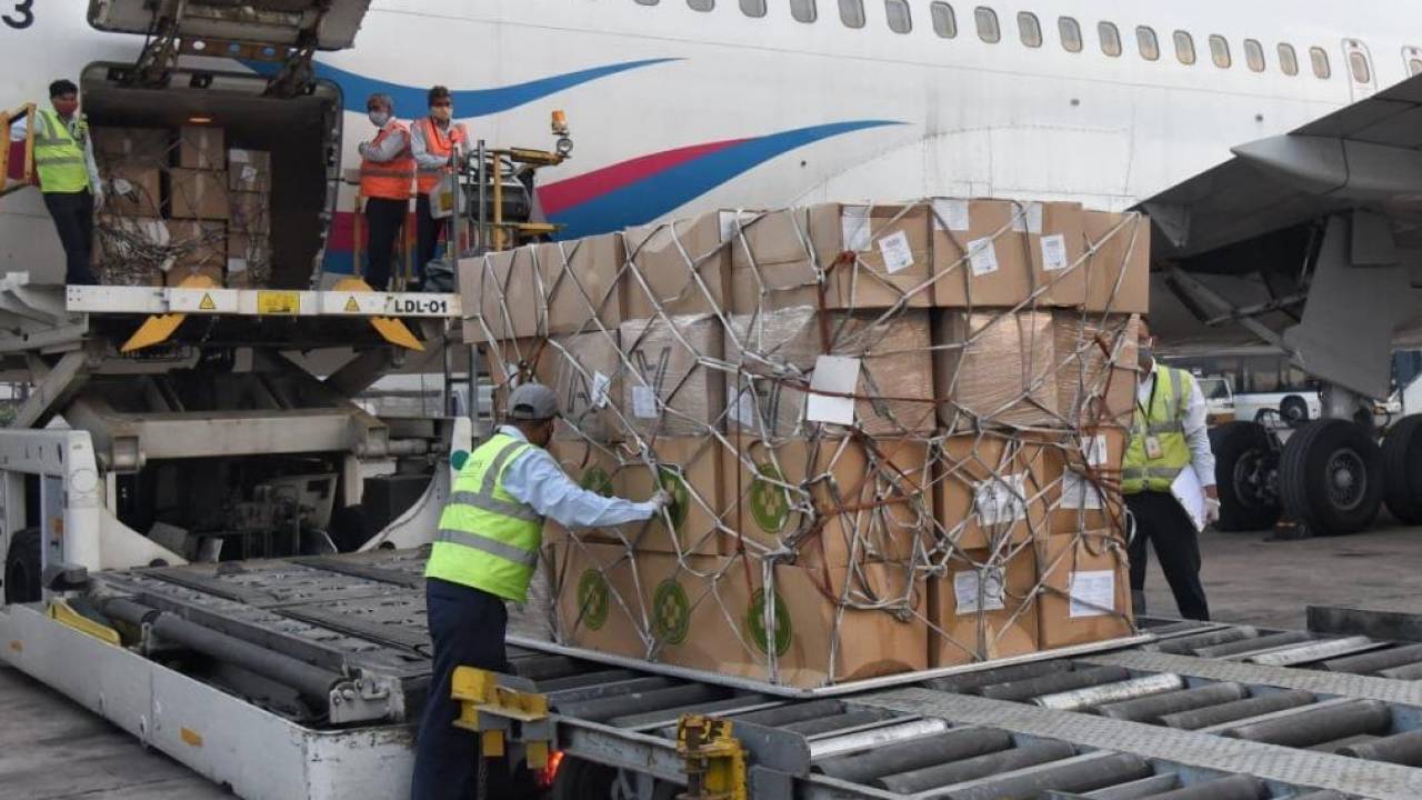 40 тонн гумпомощи отправил Казахстан в Индию