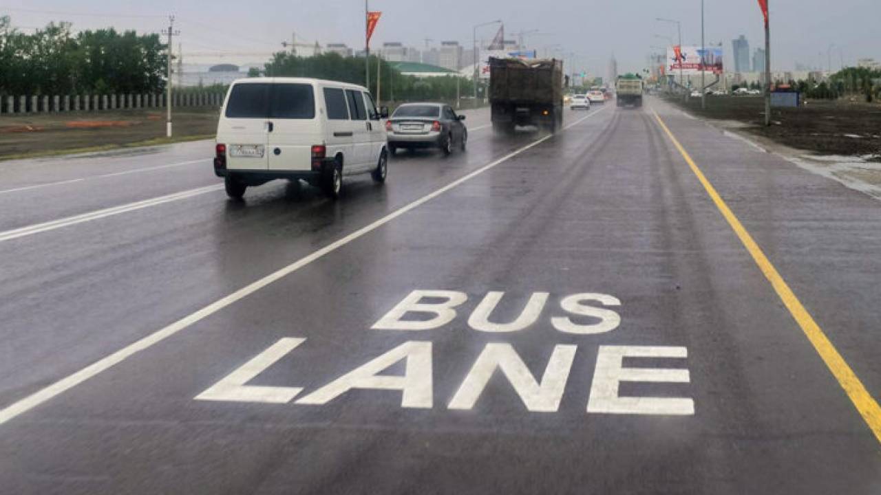 Еще на нескольких улицах Нур-Султана появятся выделенные полосы для автобусов
