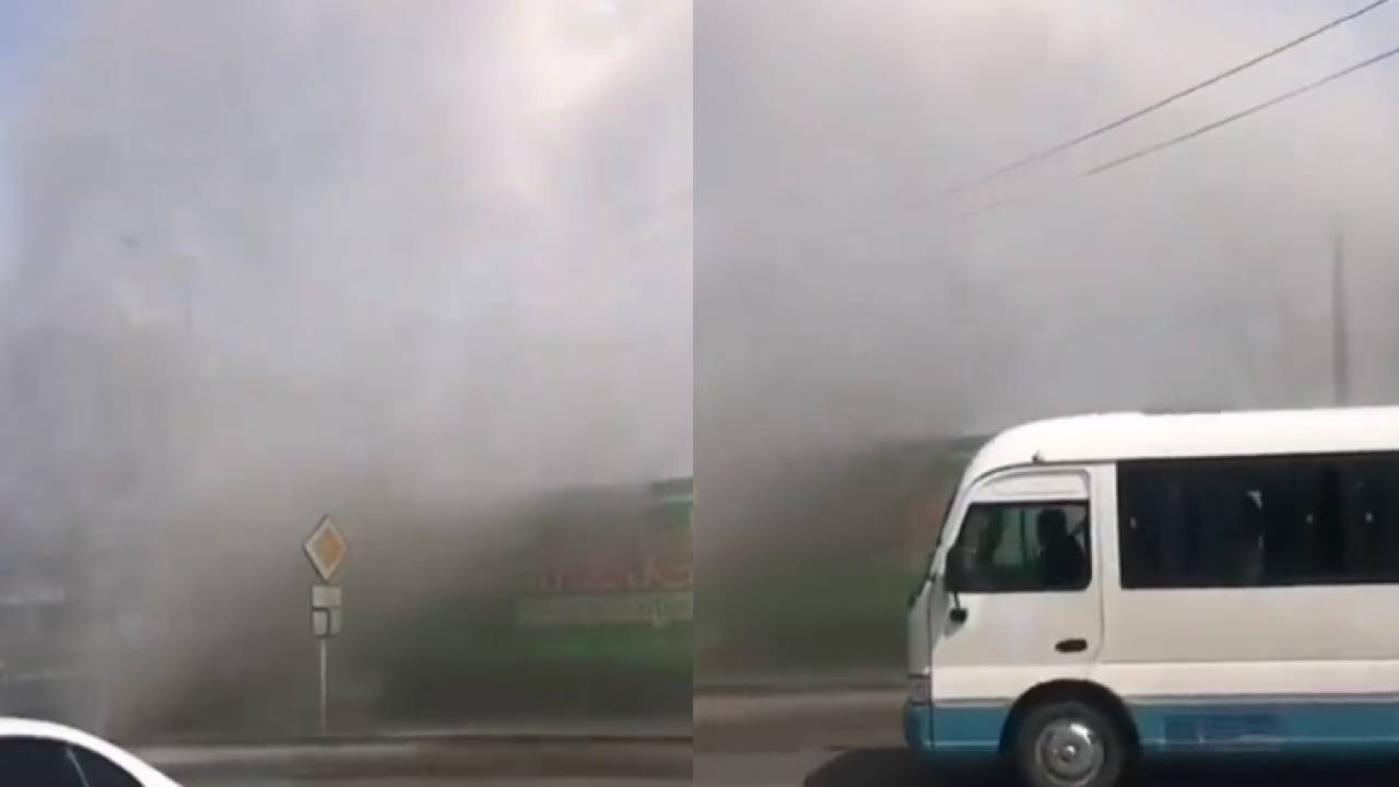 Горячий фонтан из-под асфальта сняли на видео в Павлодаре