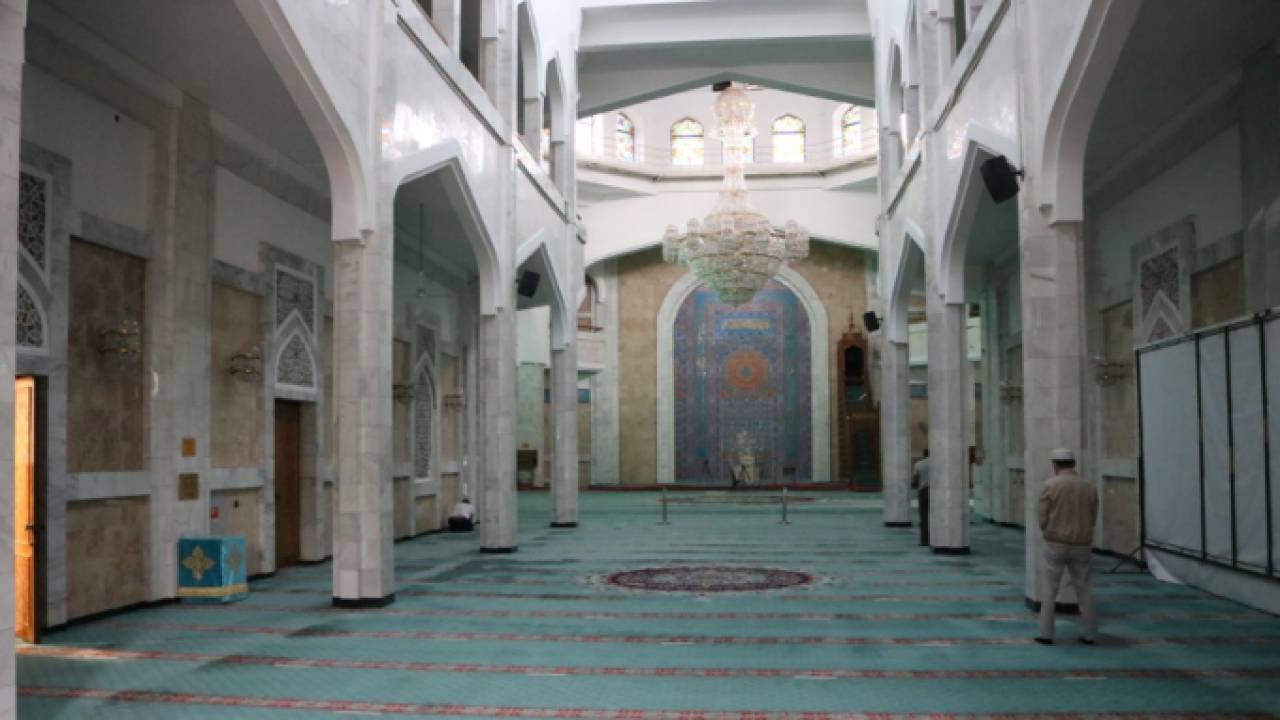 Какие требования должны соблюдать в мечетях и храмах во время карантина