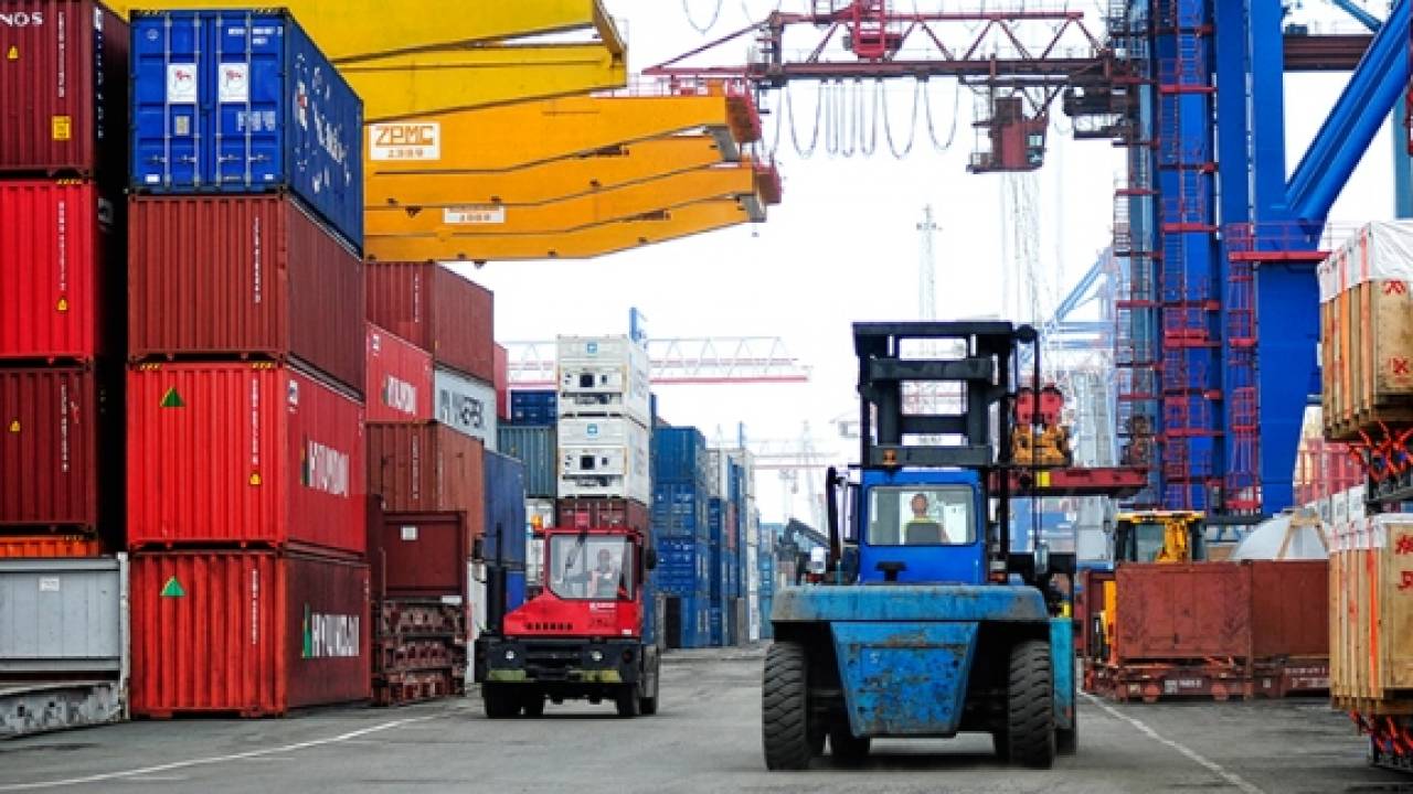 Казахстан сократил объем международной торговли на 6%