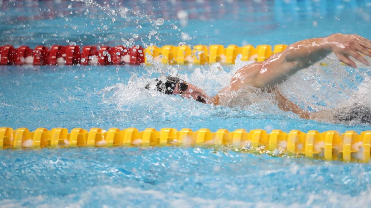 Казахстанские пловцы завоевали три медали на международном турнире в Литве