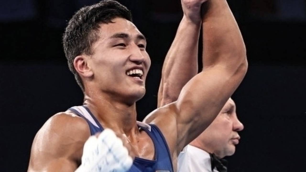 Казахстанский боксер победил без боя на старте чемпионата Азии