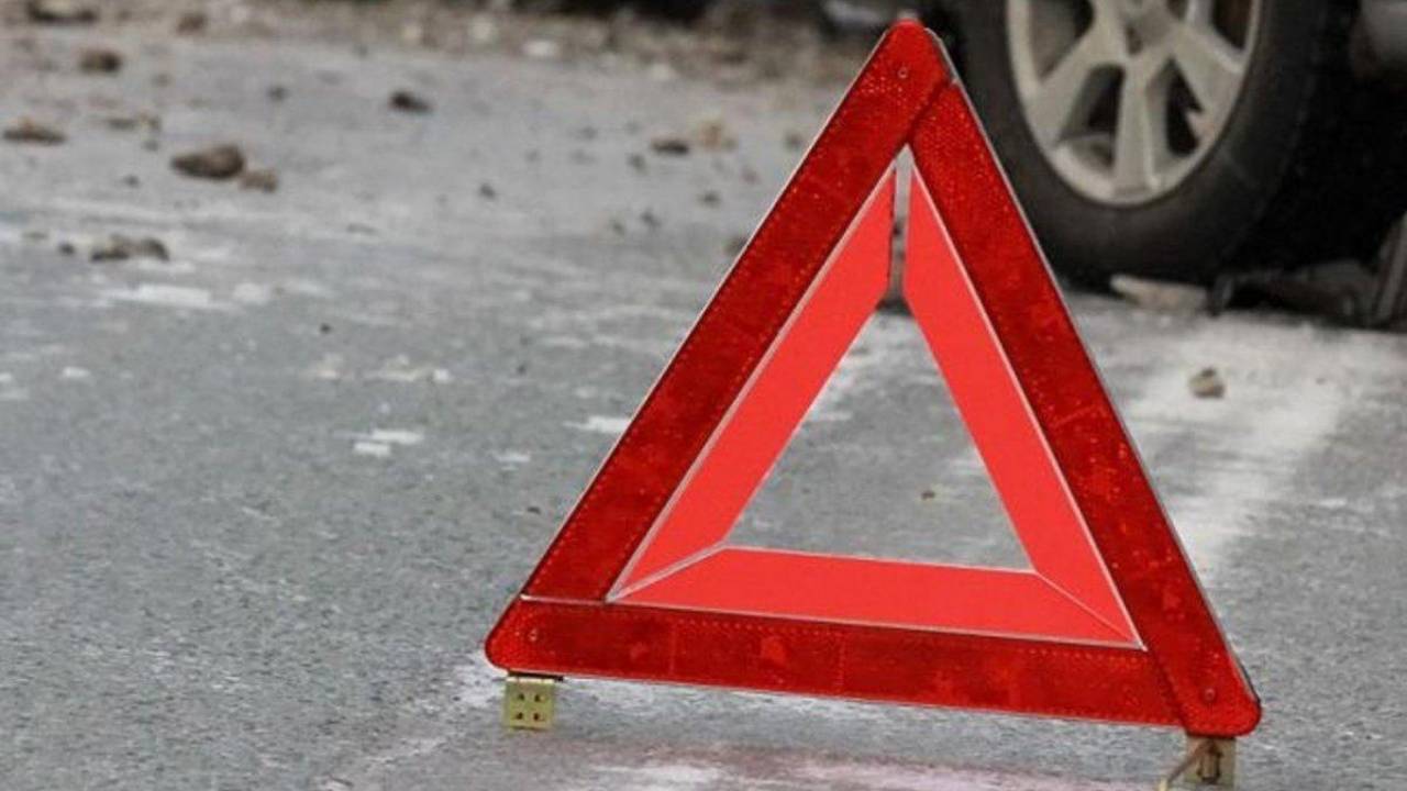 На трассе в Актюбинской области погиб водитель – еще четыре человека пострадали