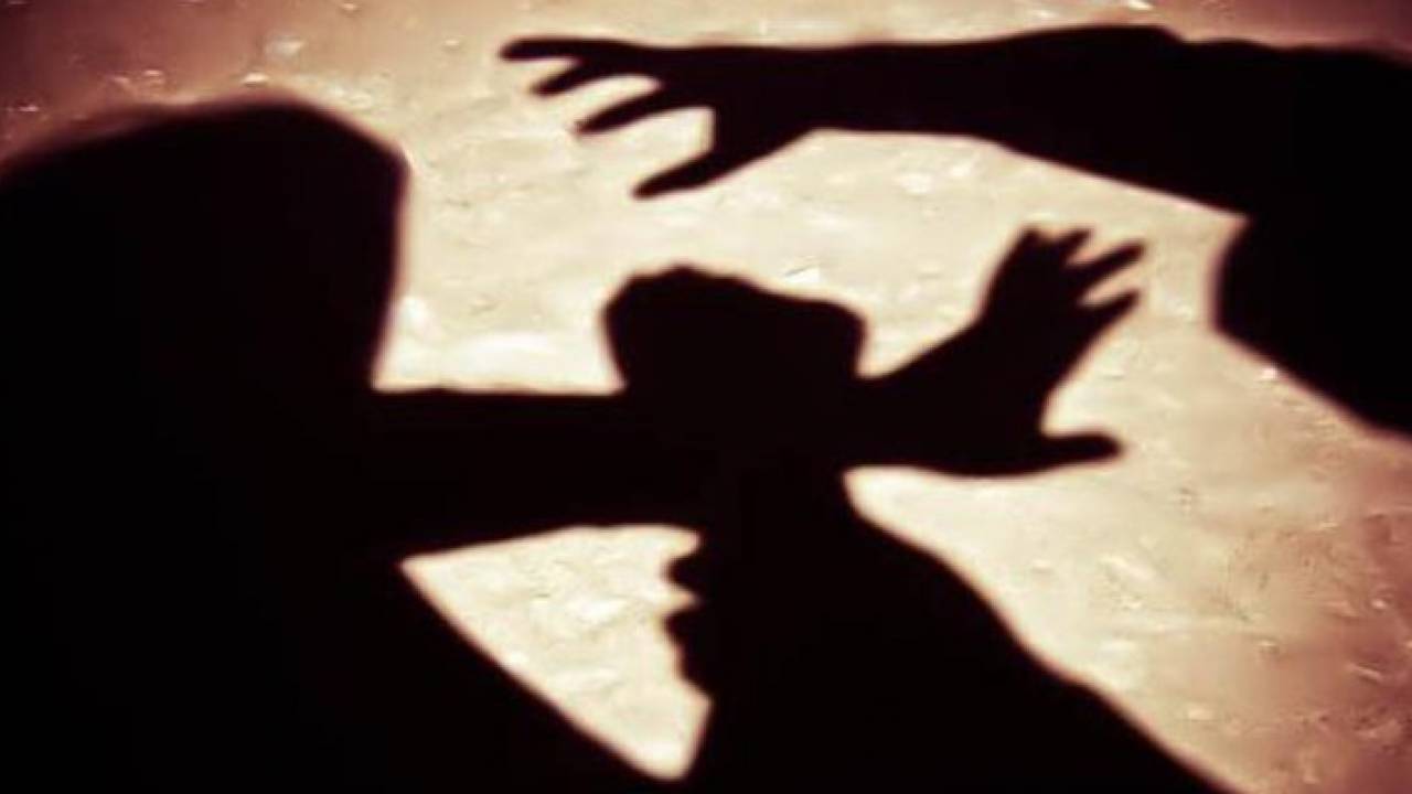 Нападение на девушку в Нур-Султане попало на видео