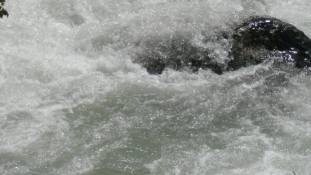 О подъеме уровней воды в реках предупредили алматинцев