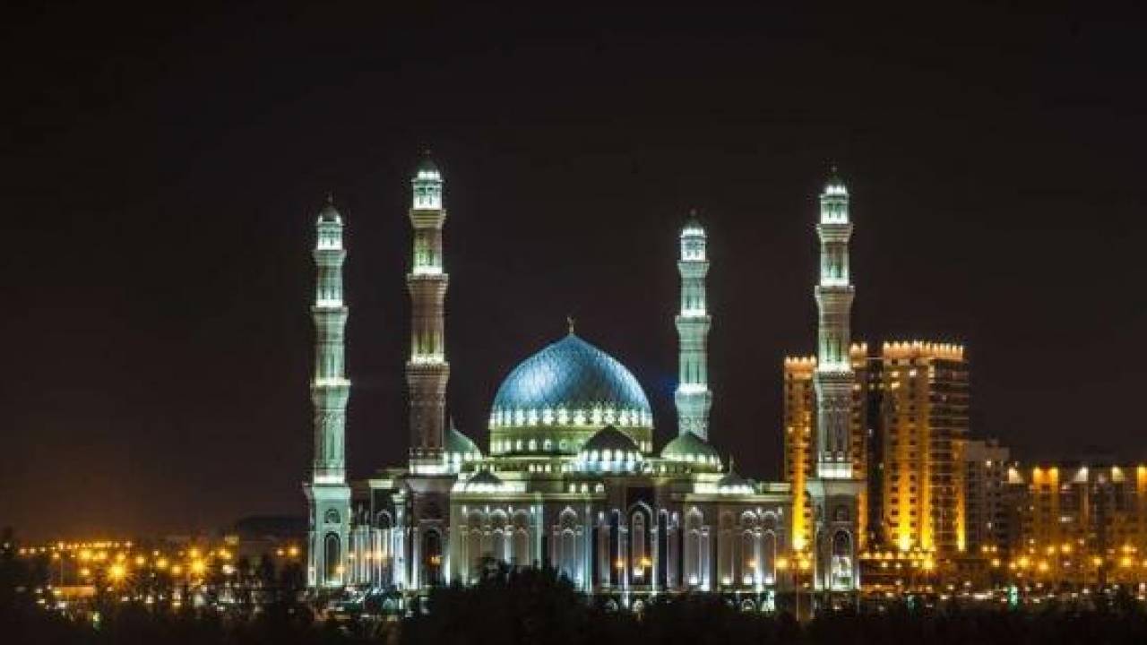 Ораза айт отмечают мусульмане Казахстана