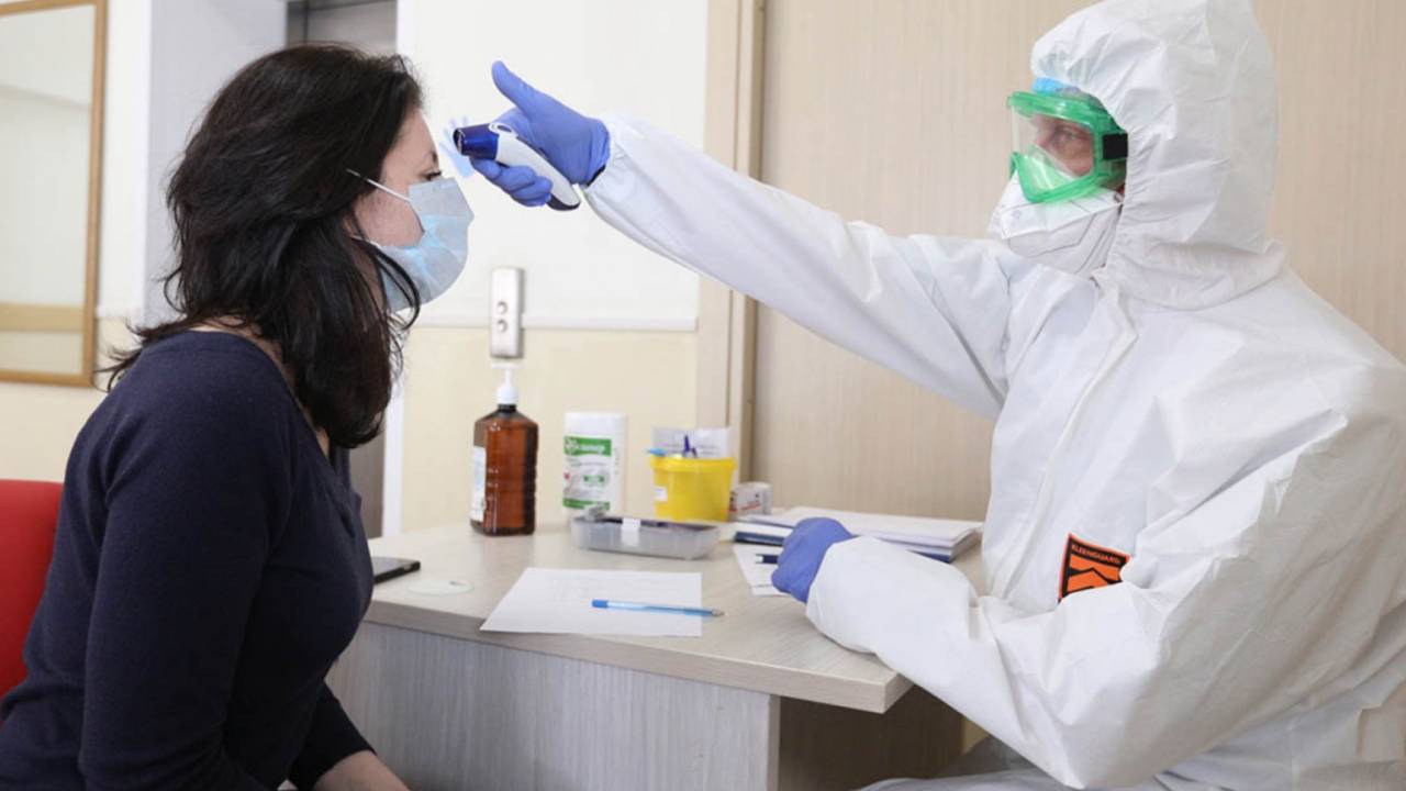 Почти 600 человек повторно заразились коронавирусом в Казахстане