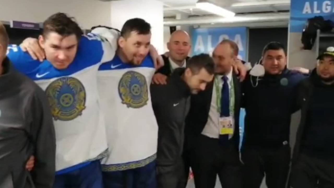 Появилось видео из раздевалки сборной Казахстана после разгромной победы над Италией