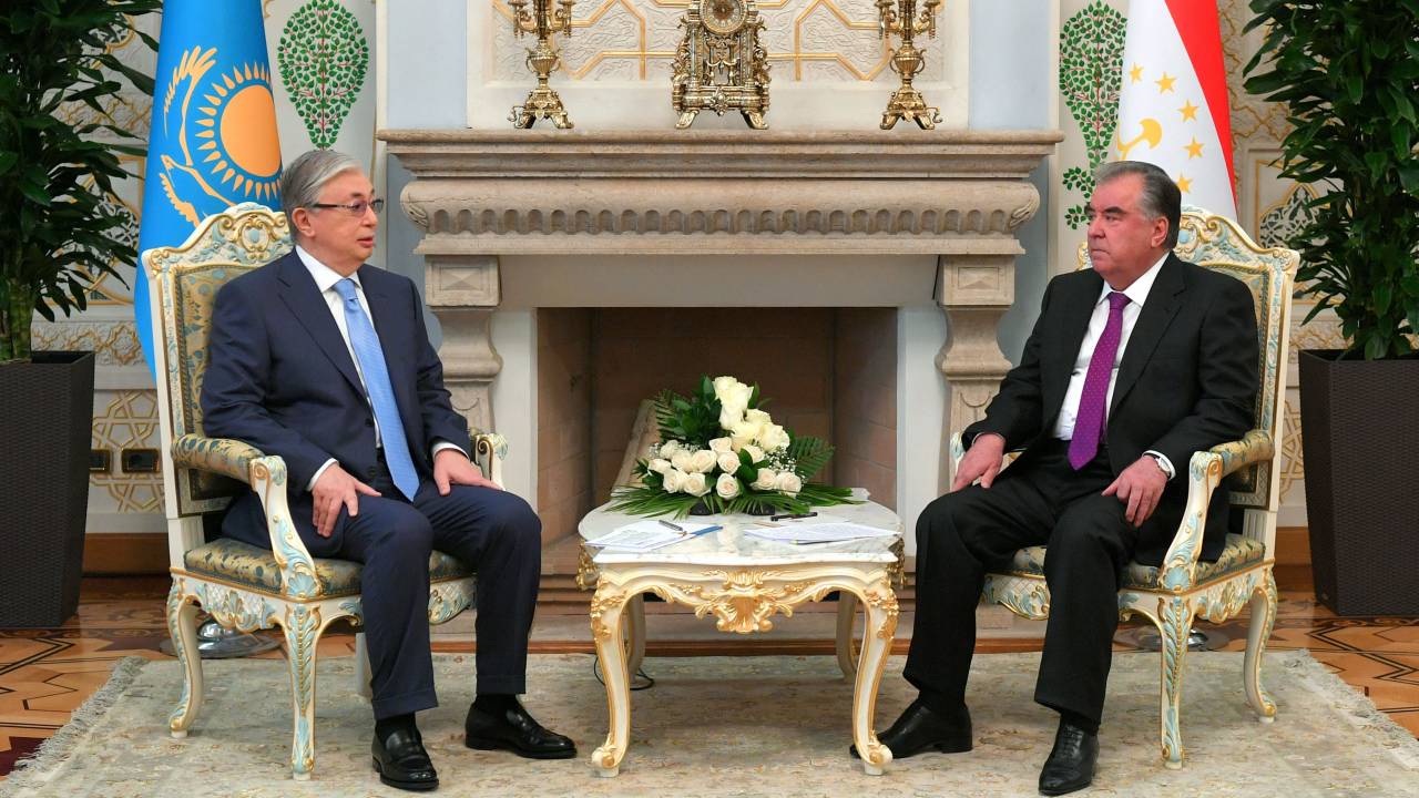 Президенты Казахстана и Таджикистана договорились о расширении сотрудничества