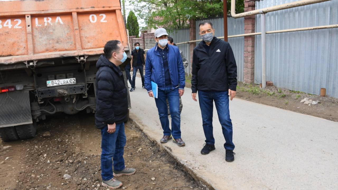 Сагинтаев проверил ход строительства селезащитных плотин