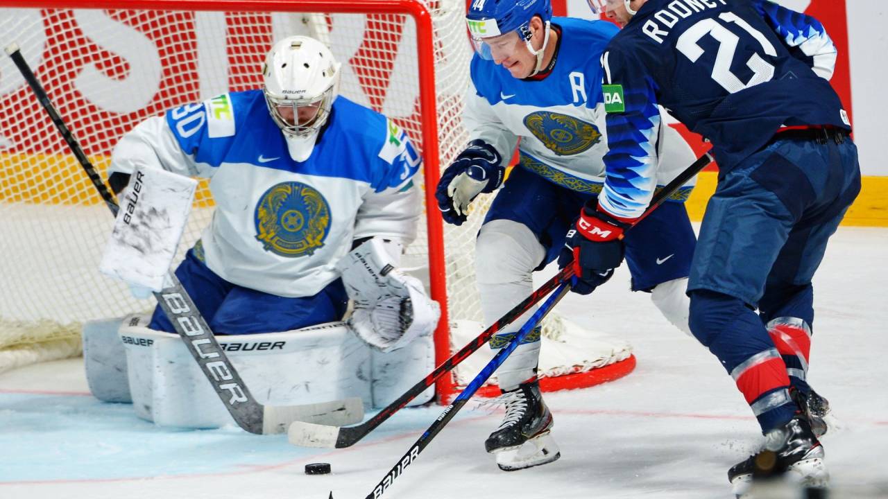 Сборная Казахстана по хоккею уступила американцам со счетом 3:0