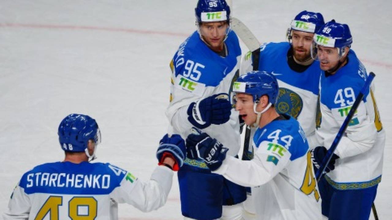 Сборная Казахстана разгромила итальянцев на ЧМ по хоккею