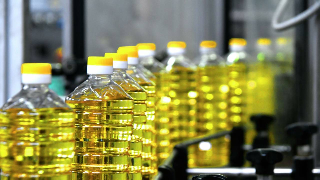 Цены на подсолнечное масло в Казахстане выросли почти на 13