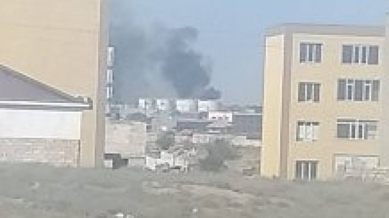 Жители Актау сообщили о взрывах в пригороде