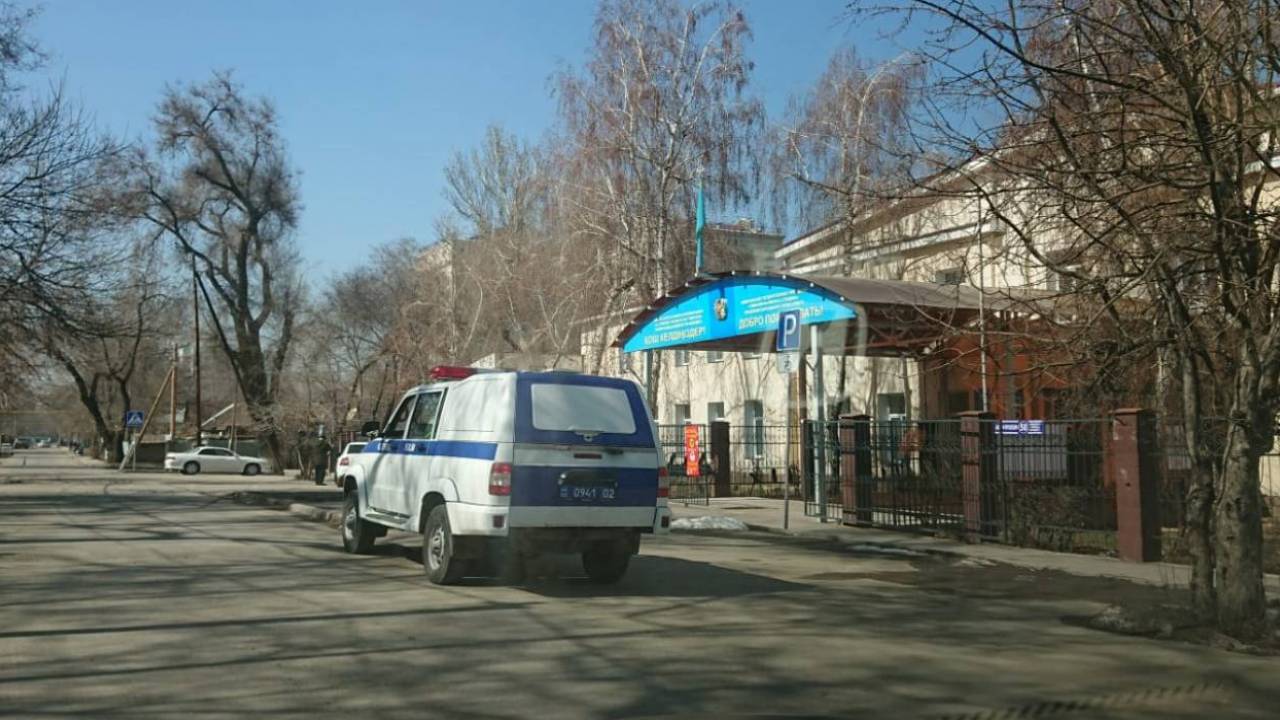 Звонки о "минировании" школ Алматы: полиция задержала подозреваемого