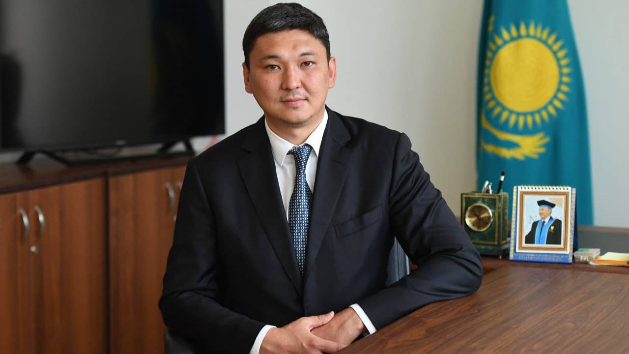 Аким Алматы назначил себе нового советника