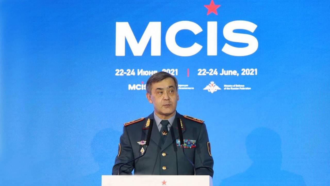 Ермекбаев рассказал зарубежным коллегам о роли армии в борьбе с пандемией