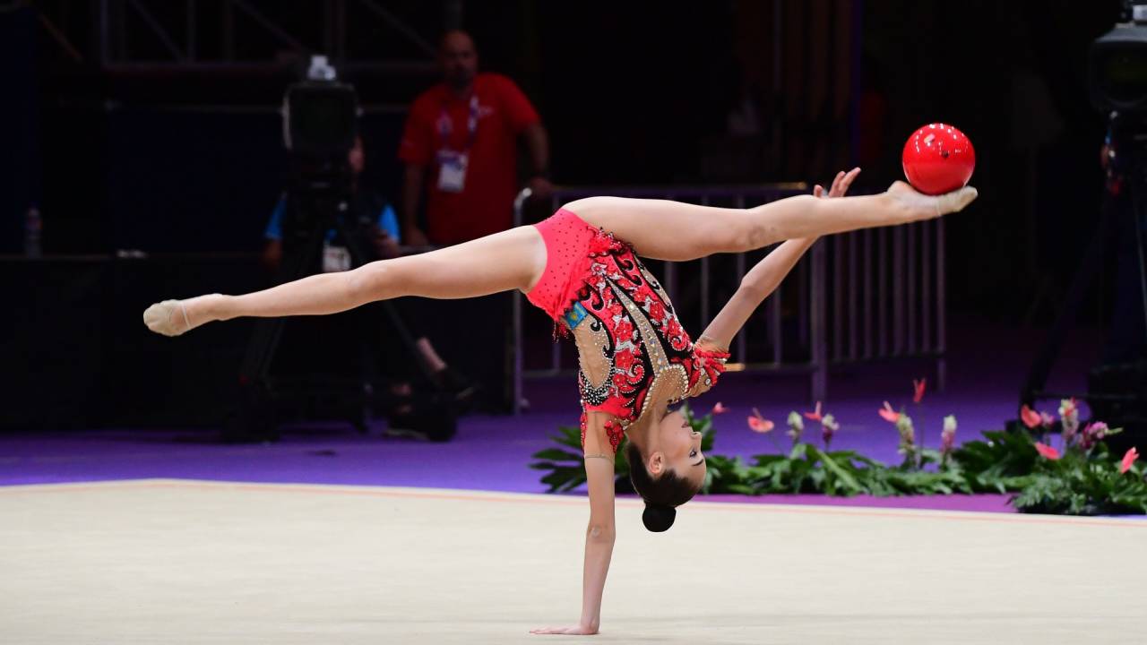 Казахстанка взяла два "серебра" на ЧМ Азии по художественной гимнастике