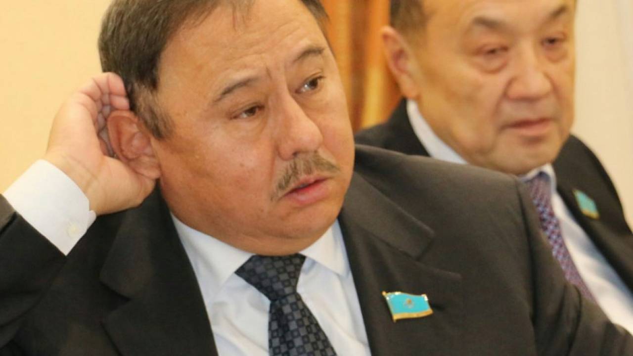 Представитель Мусабаева отрицает нападение сенатора на мальчика с аутизмом