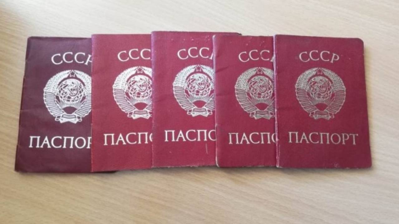 Более 100 жителей ВКО не поменяли советские паспорта