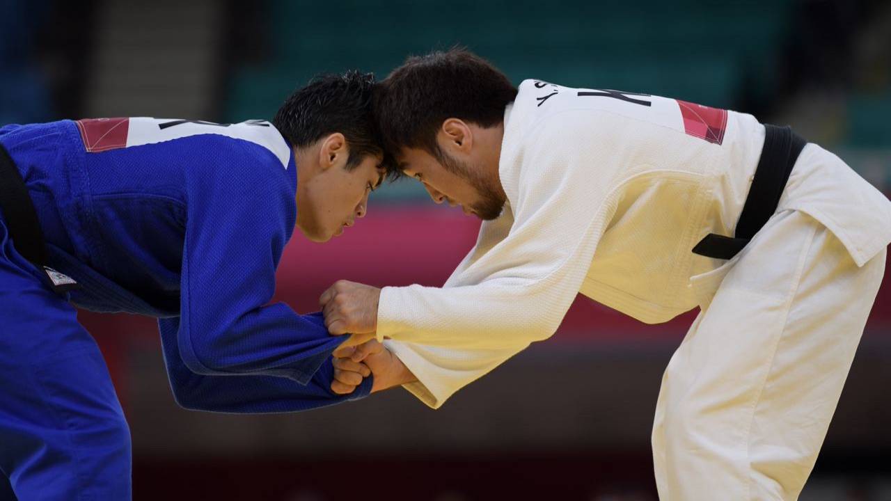 Дзюдоист Сметов вышел в полуфинал Олимпийских игр в Токио