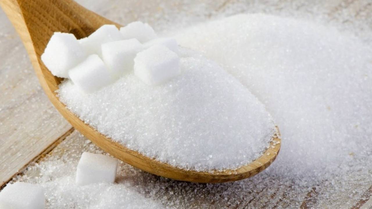 Квоты на ввоз сахара и сырца установили в Казахстане