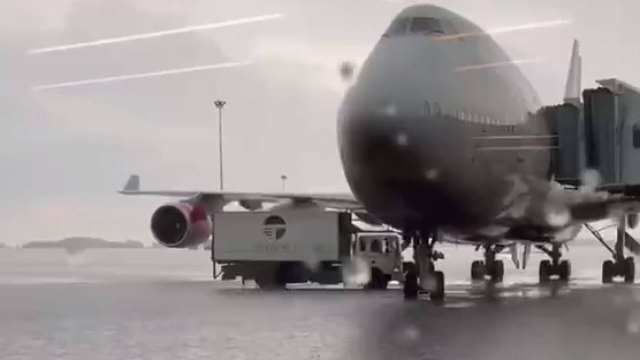 Самолеты не могут приземлиться в аэропорту из-за ливня в Москве