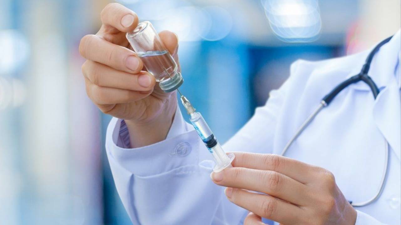 Сколько доз вакцин от коронавируса осталось в Казахстане