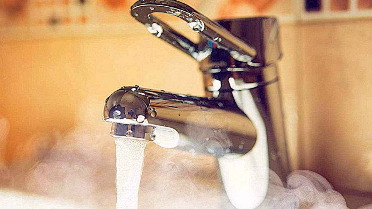 В двух районах Алматы в ряде домов отключат горячую воду