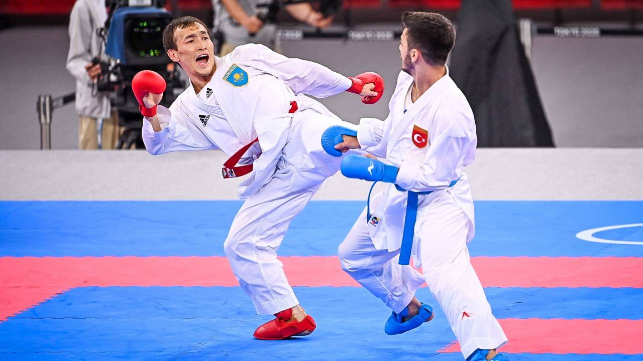Каратист Асадилов одержал победу над турецким спортсменом на Олимпиаде