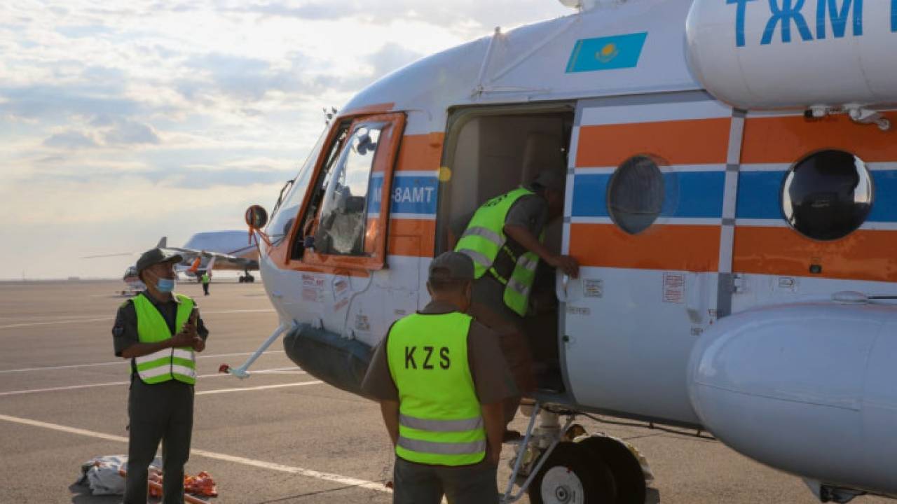 Казахстан отправил два вертолета в Турцию для тушения пожаров