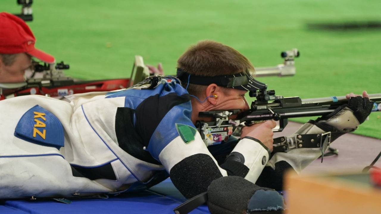Казахстанец не смог выйти в финал по стрельбе из винтовки на Олимпиаде