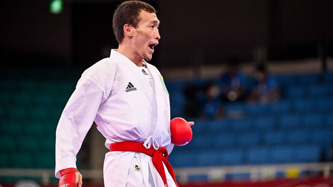 Казахстанский каратист прошел в полуфинал ОИ-2020