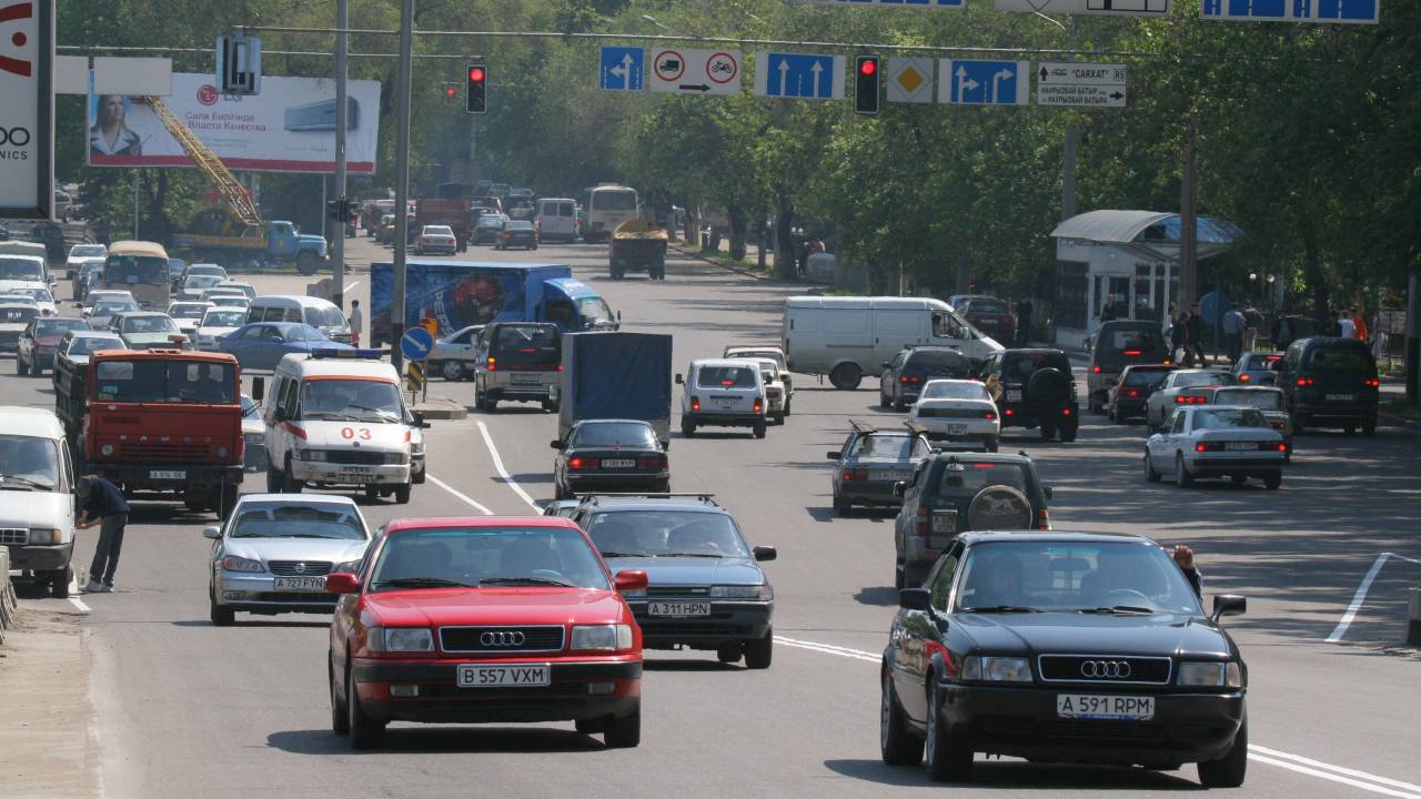 Около тысячи казахстанцев лишены права управлять автомобилем пожизненно