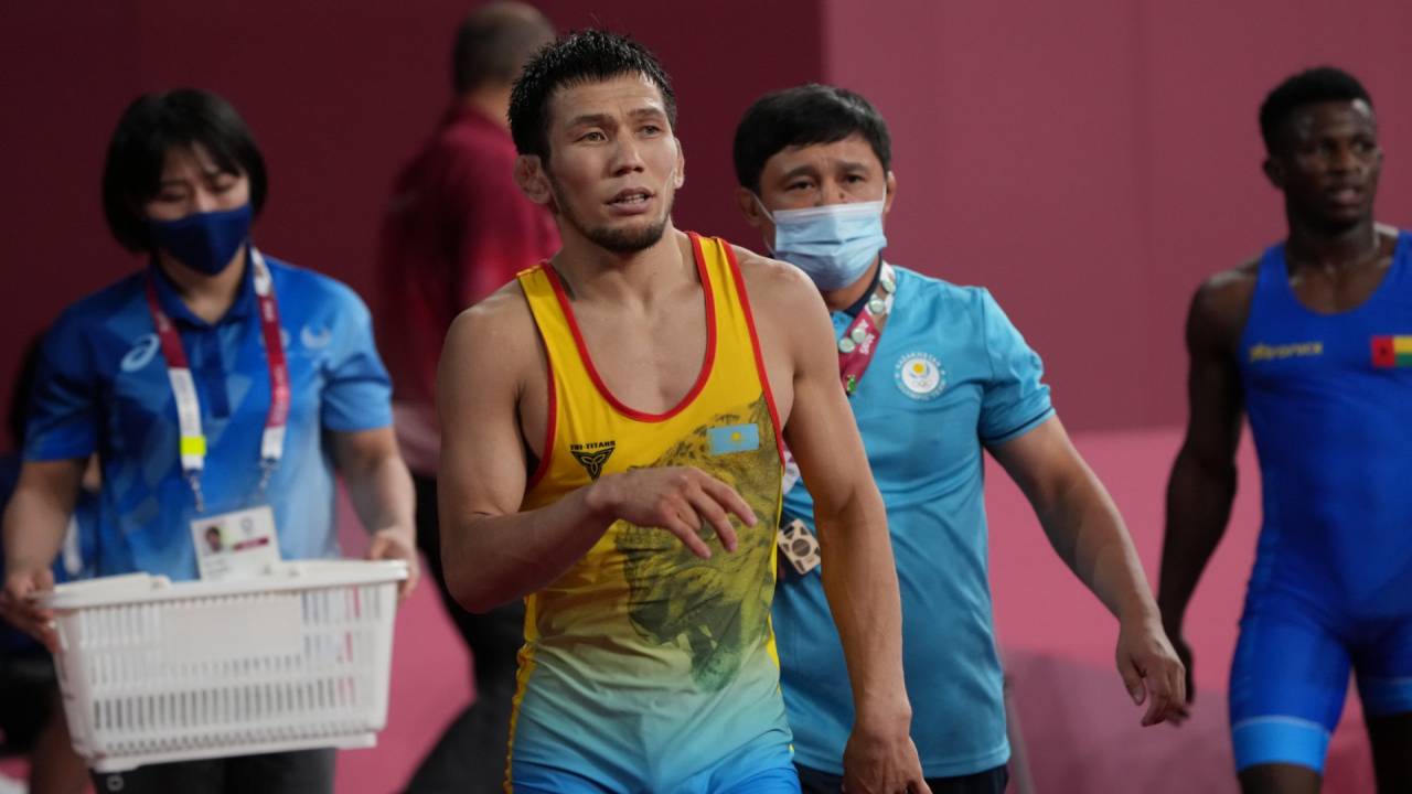 Против кого выйдут казахстанские борцы на Олимпиаде 5 августа