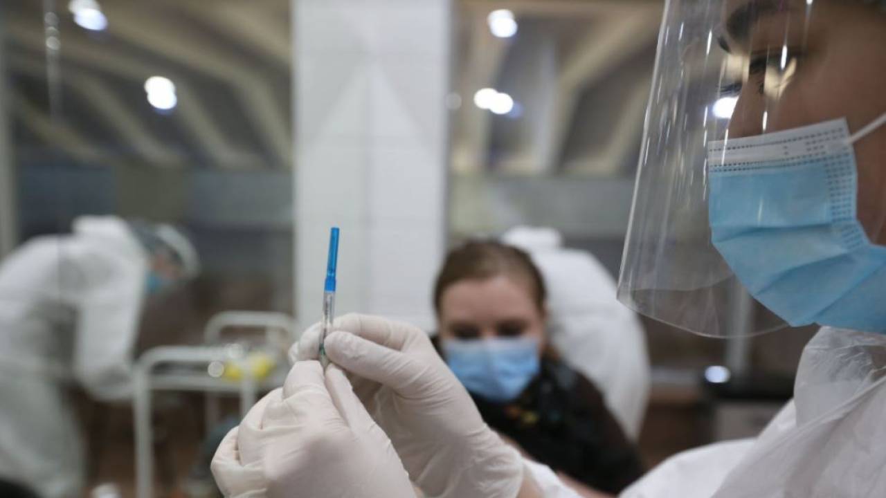 Что нужно знать казахстанцам о вакцинации Pfizer