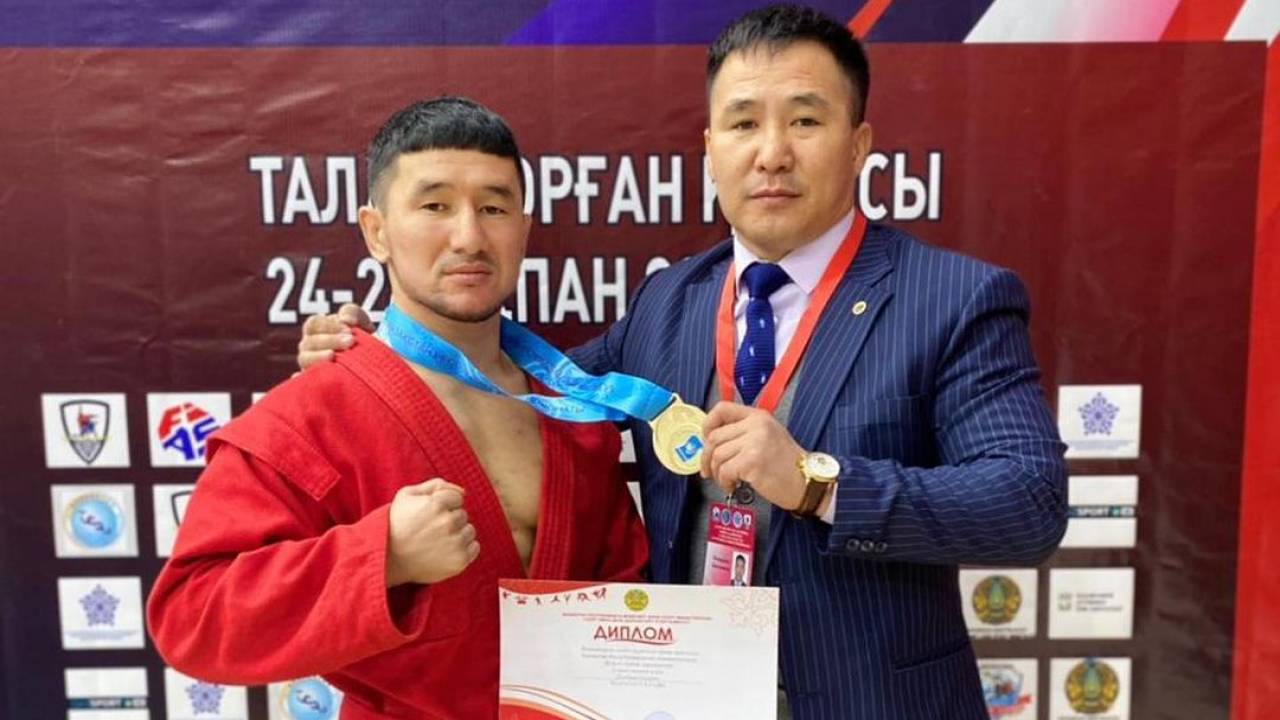Казахстанские самбисты завоевали еще пять медалей на мировом первенстве