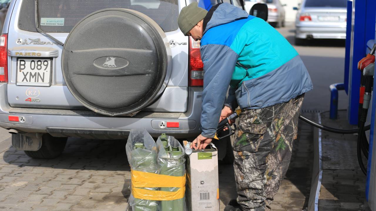 Ожидать ли казахстанцам снижения цен на бензин