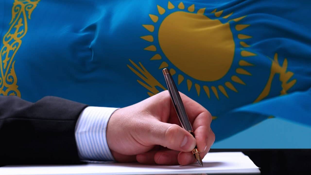 Токаев подписал поправки в законодательство по госзакупкам