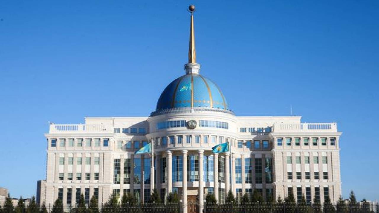 Токаев подписал закон о контроле денежных операций политиков