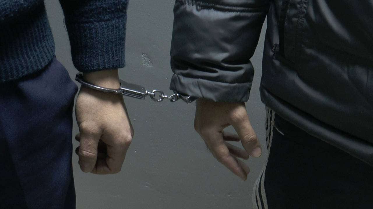 В Алматы задержали мужчин