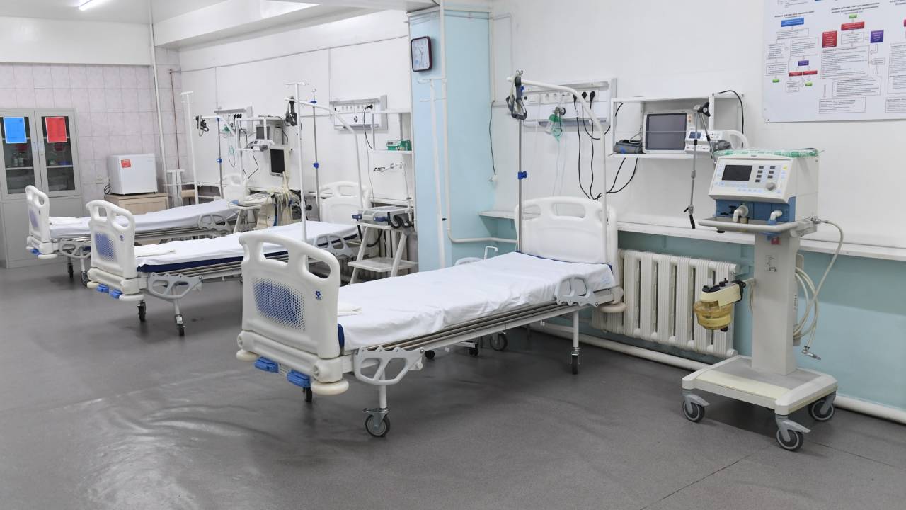 В Казахстане 528 пациентов с КВИ находятся в тяжелом состоянии