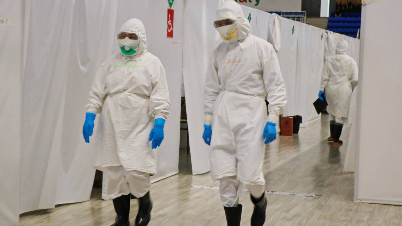 За сутки 26 человек умерли от КВИ и пневмонии в Казахстане
